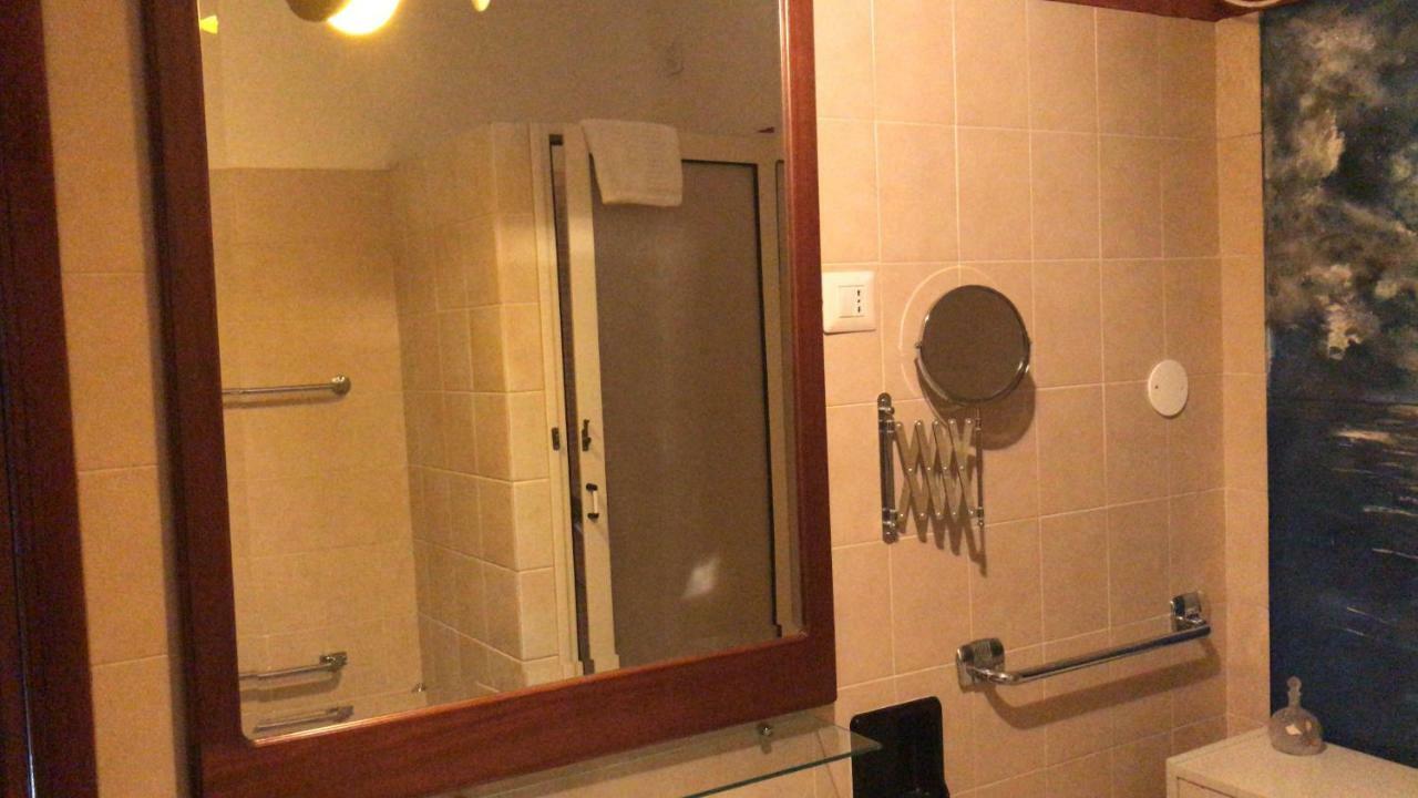 Viale Italia 41: I Migliori Anni Hotel Sassari Buitenkant foto